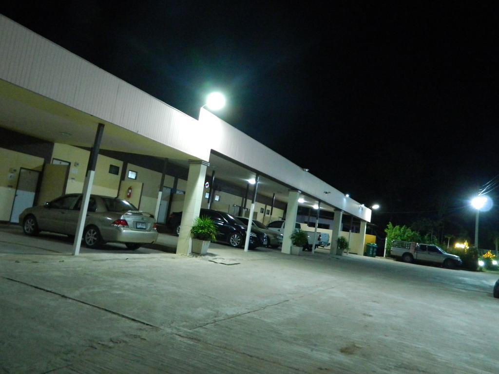 Garden Place Phetchabun Eksteriør bilde